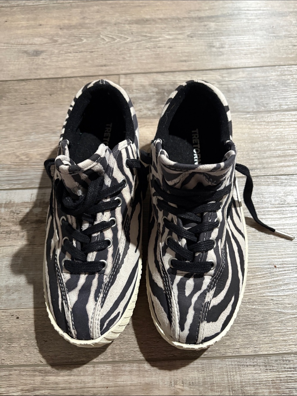 Tretorn Woman Zebra-Print Lace-Up Sneakers in Black & White